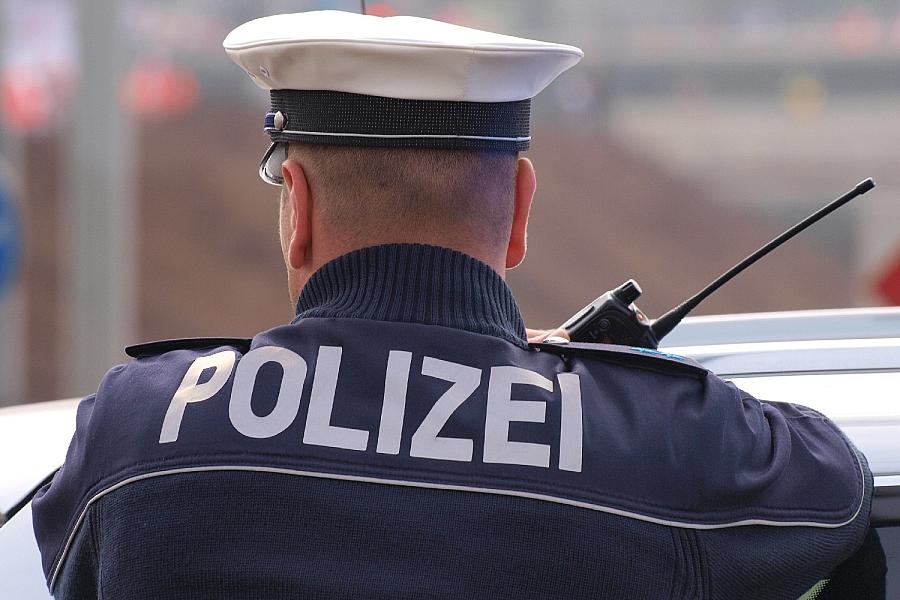 Durchsuchungen bei 17 Frankfurter Polizisten wegen Körperverletzung im Amt und Strafvereitelung