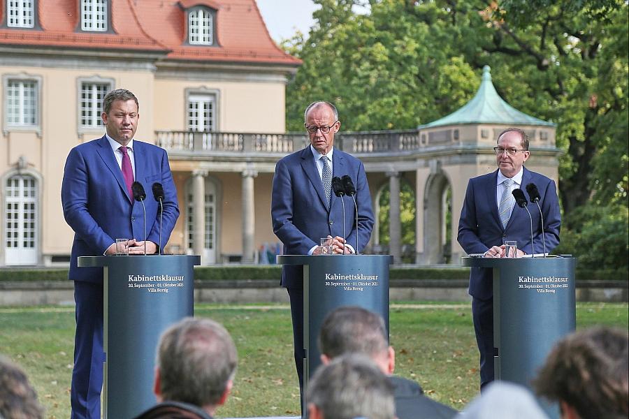 Modernisierungsagenda: Wirtschaftsbefreiung versus Stellenstreichungen – Reaktionen aus Politik und Verbänden