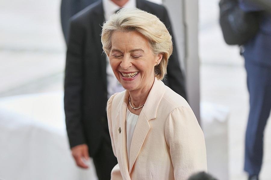 EU-Kommission übersteht Misstrauensvoten im Europaparlament
