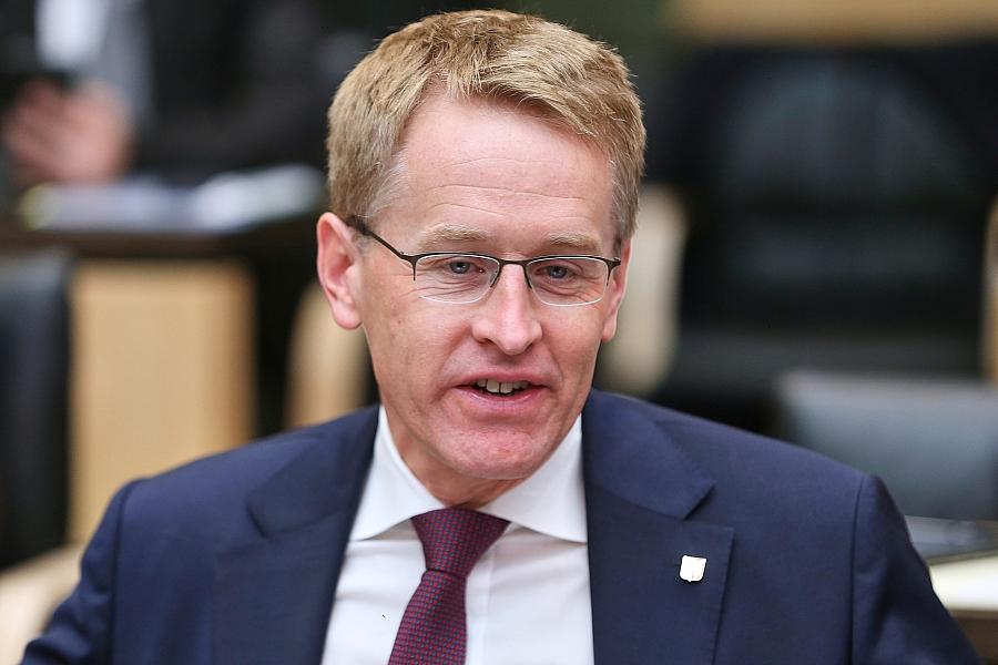 Daniel Günther lehnt Volksbefragung zum Wehrdienst ab