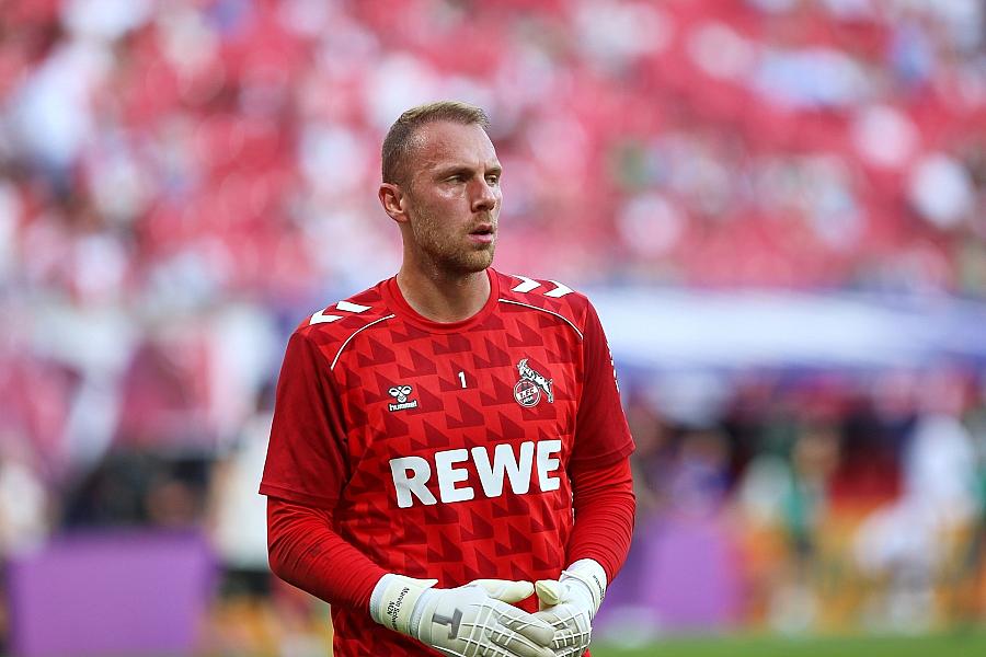 1. FC Köln schlägt HSV 4:1 – Bundesliga Sonntagsspiel mit spektakulärem Verlauf