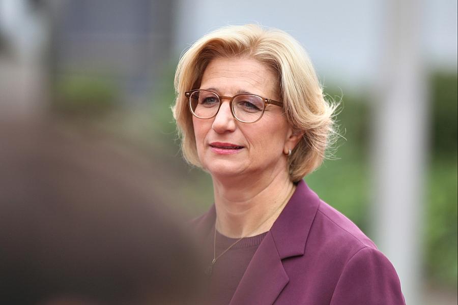 Anke Rehlinger lehnt Rentengesetz-Änderungen ab und sieht Merz in der Pflicht