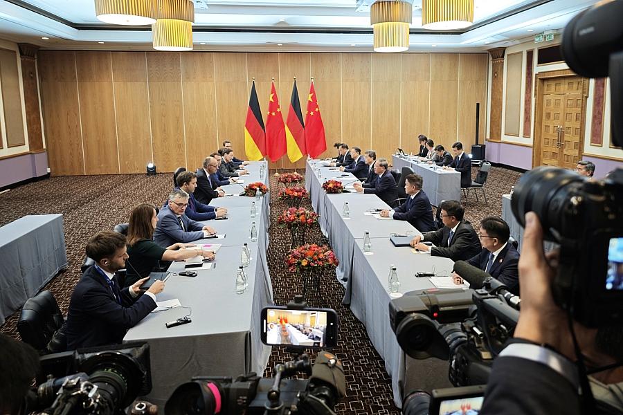 Friedrich Merz trifft Li Qiang bei G20-Gipfel zu „Vorbereitungsgespräch“ für China-Besuch