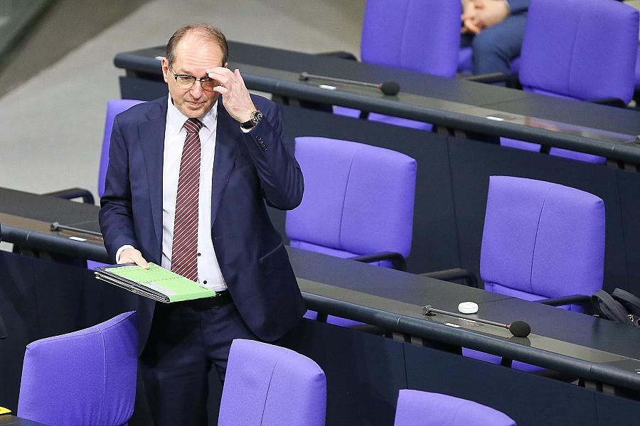 Medico International kritisiert Bundesregierung scharf: Hunderte Afghanen durch Rücknahme von Aufnahmezusagen im Stich gelassen