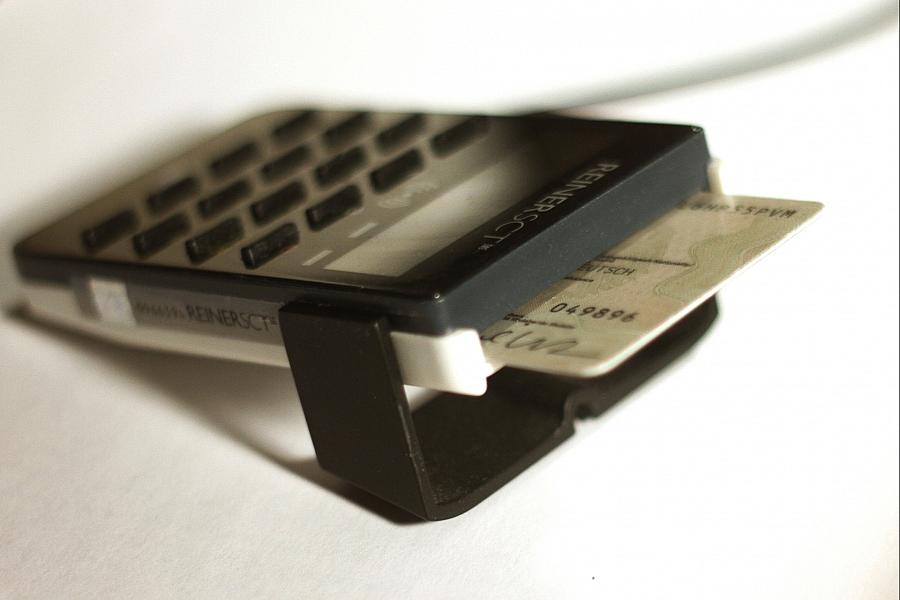 Sicherheitslücke bei eID-Karte gefährdet Banken und Behörden