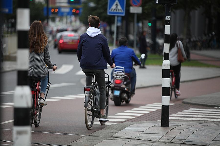 ADAC fordert serienmäßige Türwarnsysteme gegen „Dooring“-Unfälle