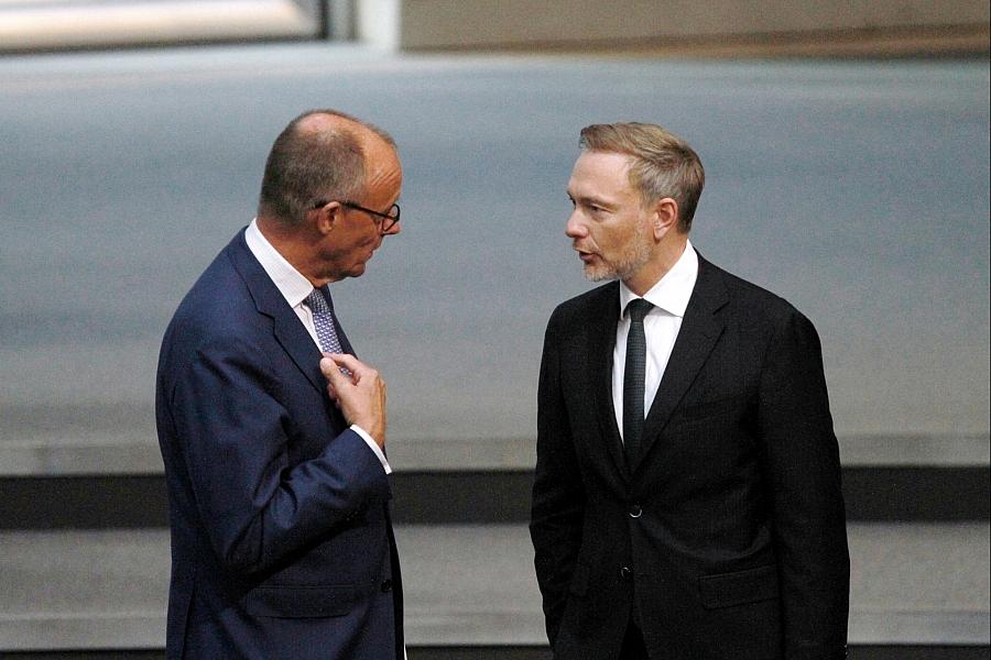Lindner attackiert Merz: Kritik an Schuldenpolitik und fehlenden Reformen