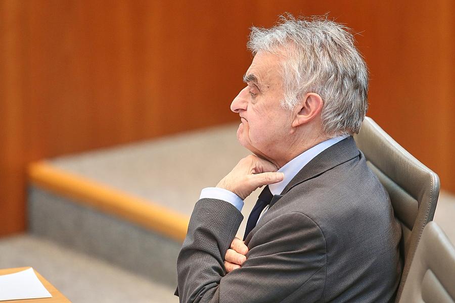 NRW-Innenminister Reul droht mit Rücktritt bei CDU-Zusammenarbeit mit der AfD