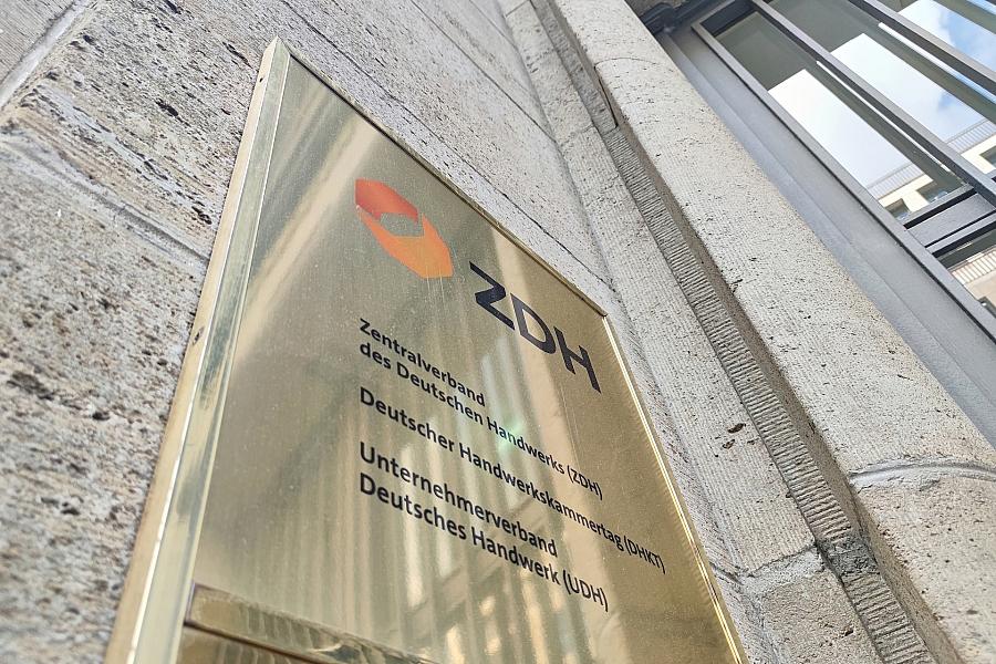 ZDH fordert Zivildienst im Handwerk für junge Menschen