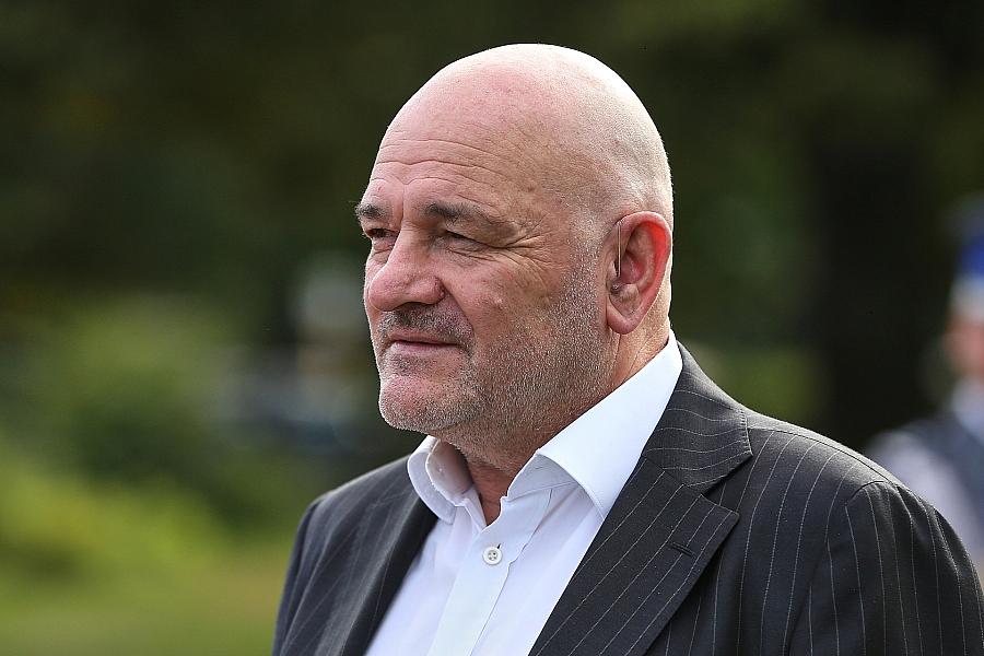 BSW-Vorstandswahl: Brandenburgs Finanzminister Crumbach erwägt Kandidatur für Parteispitze