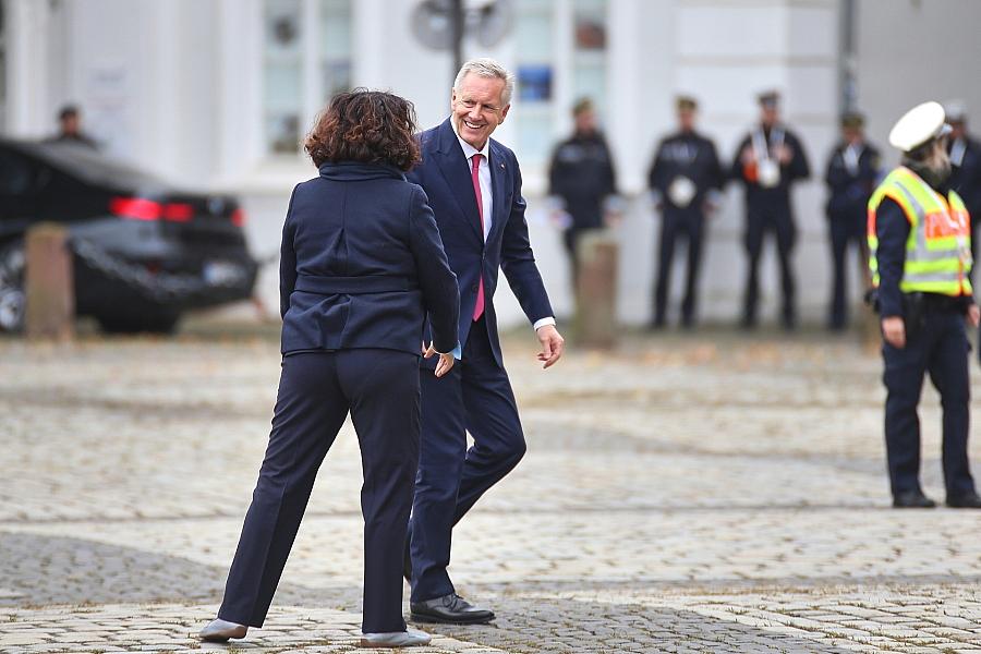 Neuer Großauftrag für Meyer-Werft – Wulff soll Streit schlichten
