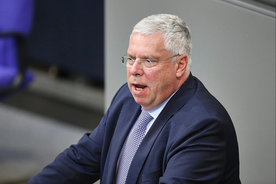 CDU-Außenpolitiker Hardt verteidigt Trumps Venezuela-Kurs, warnt aber vor Militärangriff