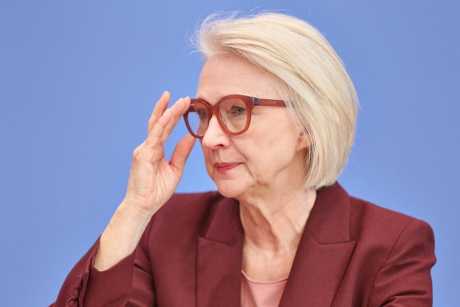 Wirtschaftsweise fordert Rentenreform: Länger arbeiten und höhere Abschläge