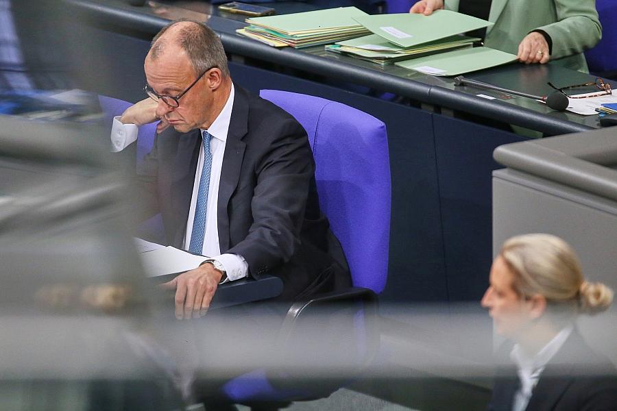 Yougov-Umfrage: Union und AfD gleichauf bei 26 Prozent – Grüne legen zu