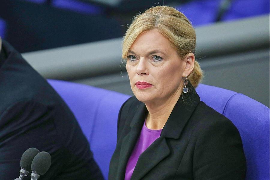 Bundestagspräsidentin Klöckner beklagt rauen Ton im Parlament und verweist auf neue Geschäftsordnung