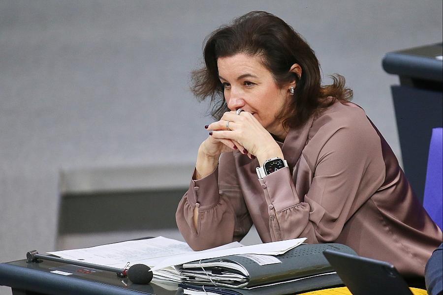 EU lockert Gentechnik-Regeln für CRISPR: Bundesminister begrüßen neue Chancen für nachhaltige Pflanzenzüchtung