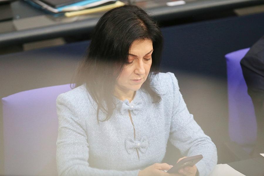 Bundeswirtschaftsministerin Reiche fordert umfassende Reformen für mehr Arbeitsstunden und flexibleren Kündigungsschutz