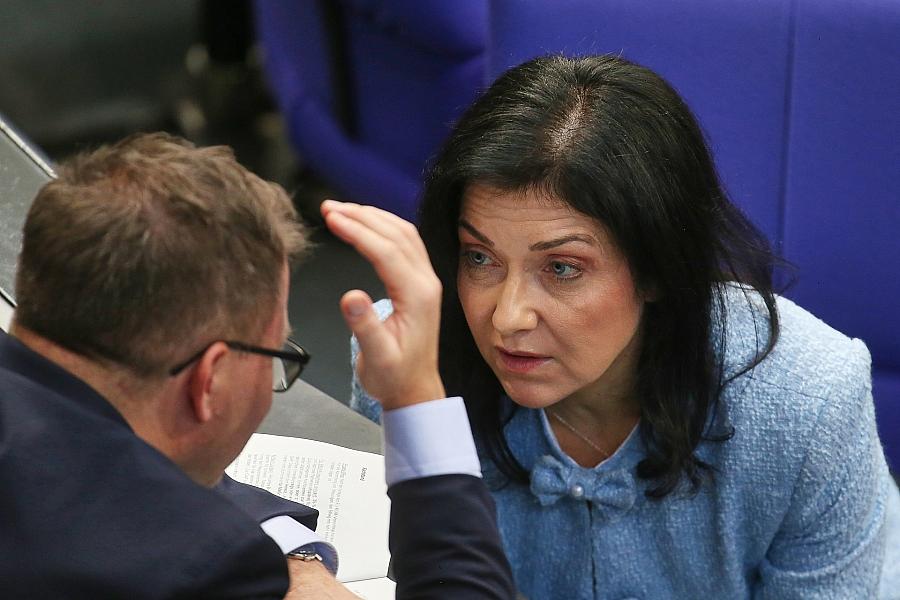 Bundeswirtschaftsministerin lädt zu Chemie-Gipfel