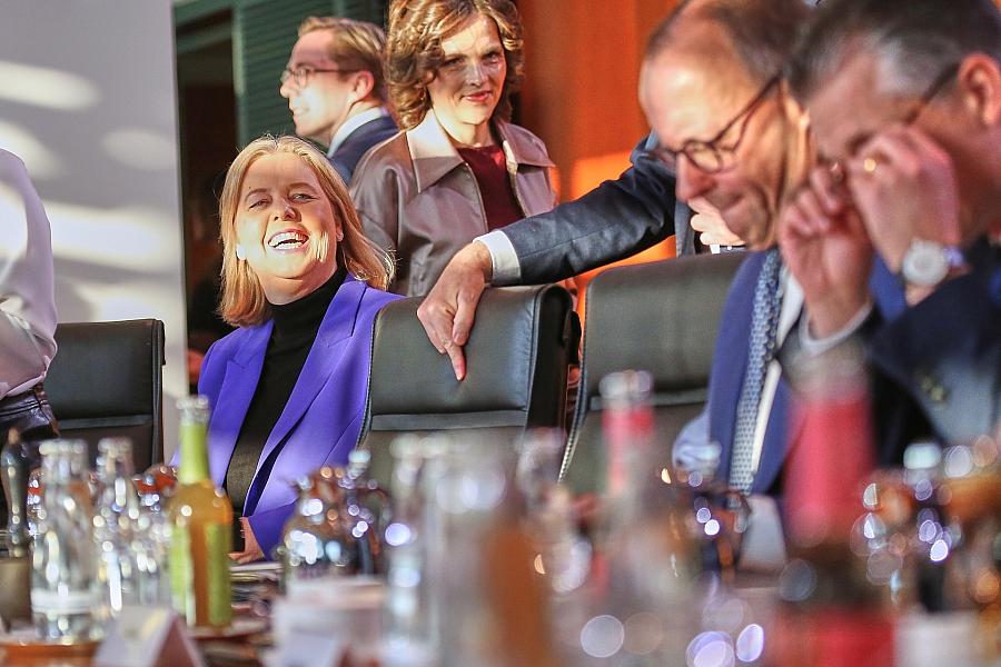 Bundesregierung beschließt Abschaffung des Bürgergelds und neue Grundsicherung mit strengeren Regeln