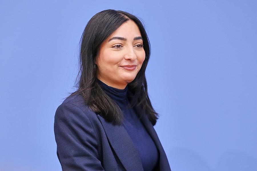 Entwicklungsministerin Alabali Radovan will strategische Allianzen mit Golfstaaten und feministische Entwicklungspolitik