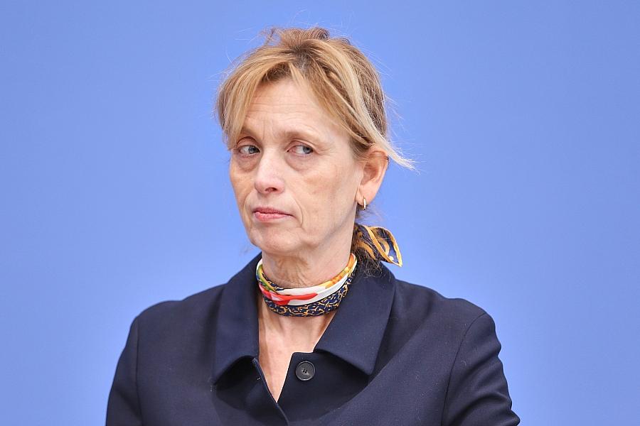 Bundesprogramm „Demokratie leben“: Prien kündigt erweiterte Prüfung von Trägern an