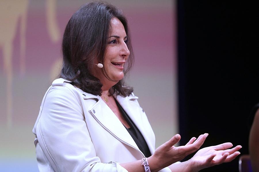 Düzen Tekkal fordert von Merz Unterstützung für Freiheitskampf im Iran