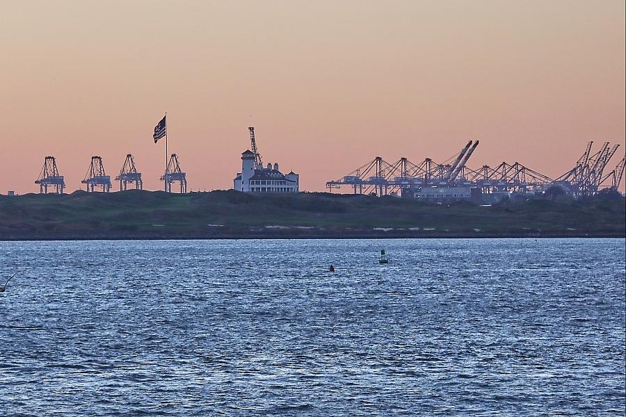 Trump kündigt 25 Prozent Sonderzoll auf Länder mit Iran-Geschäften an