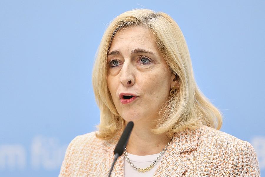 Gesundheitsministerin warnt vor Gesundheitsgefahren durch Extremwetter und Kältewelle