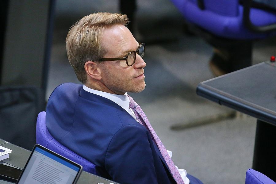 Nach Berliner Stromnetz-Anschlag: PKGr-Chef fordert mehr Kompetenzen für Sicherheitsbehörden