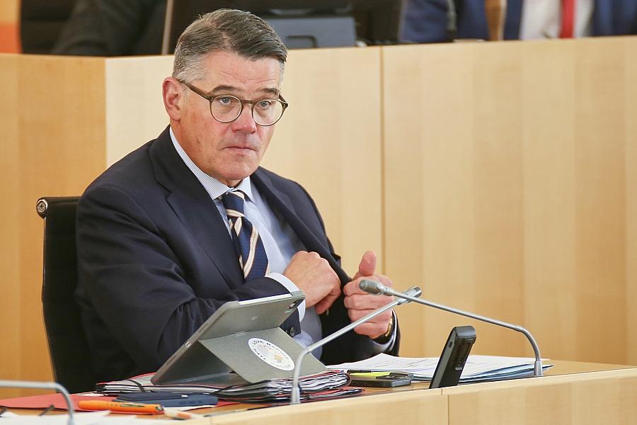 Hessens Ministerpräsident Rhein kritisiert Ausgaben der Nehmerländer im Finanzausgleich