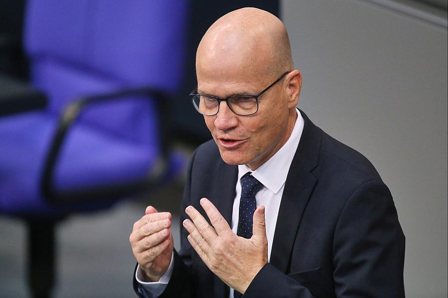 Brinkhaus fordert von Merz mehr Führung bei Staatsmodernisierung und Wirtschaftsförderung