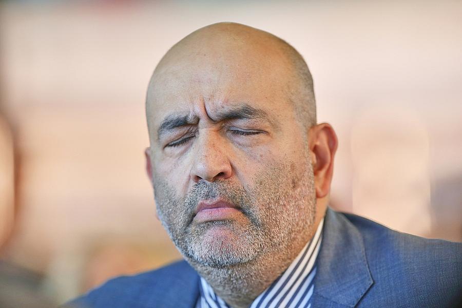 Bundestagsvizepräsident Nouripour kritisiert bauliche Mängel: Stinkende Rohre und undichte Dächer im Parlament