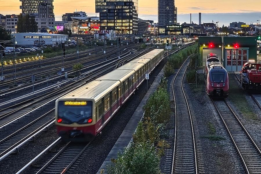 SPD-Spitzenkandidat Steffen Krach fordert Rückkehr des Deutschlandtickets zu 49 Euro
