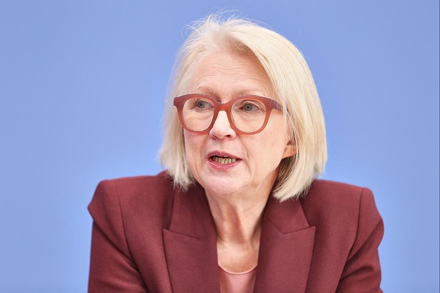 Wirtschaftsweise Schnitzer warnt vor Steuererhöhungen ab 2029