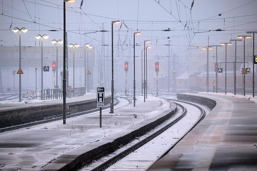 DB-Fernverkehr im Norden nach Schneechaos wieder angelaufen – weiter reduziertes Angebot