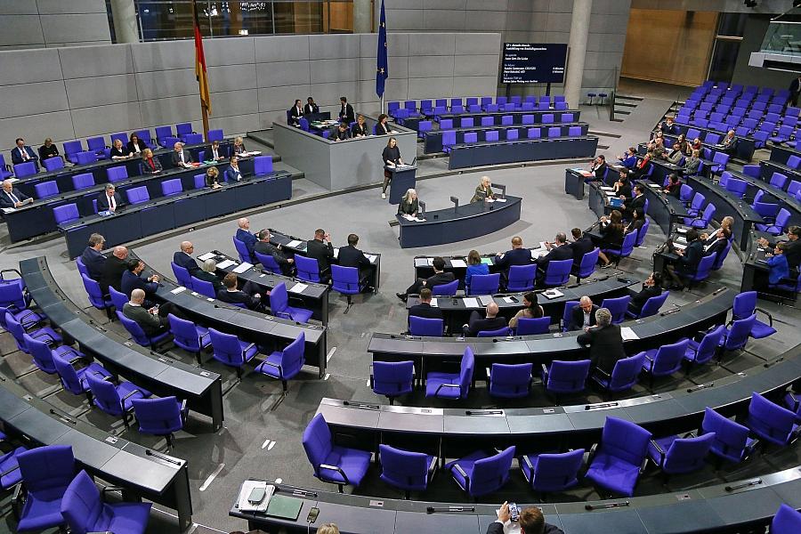 CSU zweifelt an Parität im Wahlrecht – Verfassungsrechtliche Bedenken und fehlende Mehrheit