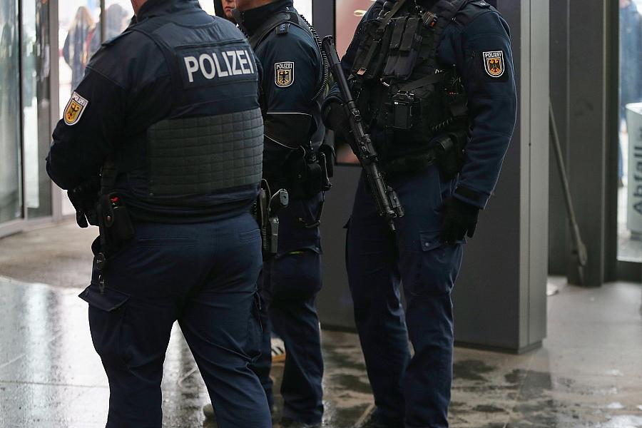 Gewalt an Bahnhöfen 2025: Bundespolizei meldet neue Höchststände bei Angriffen und Delikten