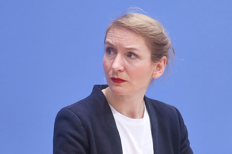 Linken-Chefin Schwerdtner fordert schärfere Investitionskontrollen für gesamten Rüstungssektor