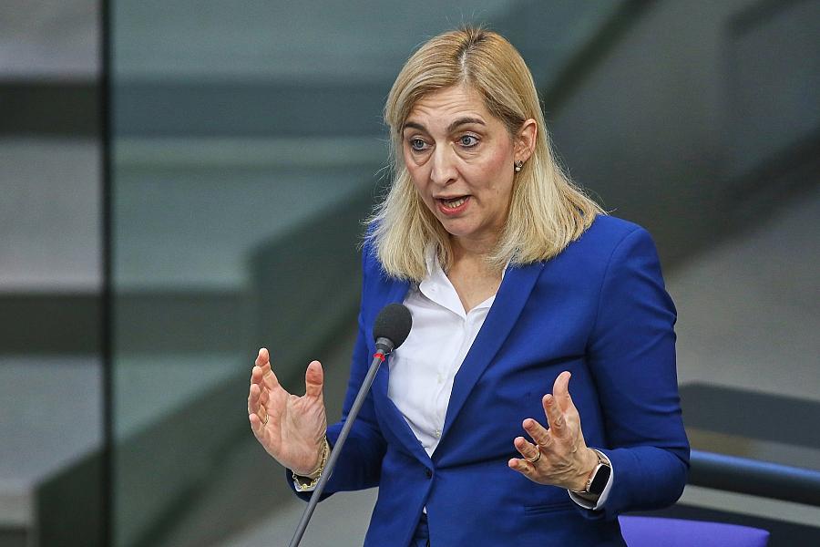 Gesundheitsministerin Warken will Eizellenspende im Bundestag zur Gewissensentscheidung stellen