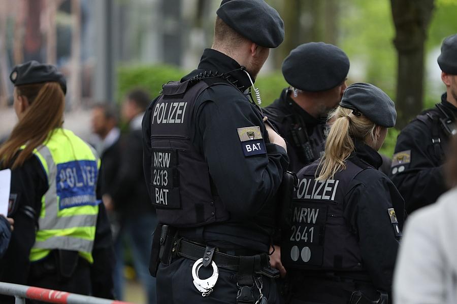 Polizei durchsucht 20 Objekte wegen Kinderpornografie-Verdacht