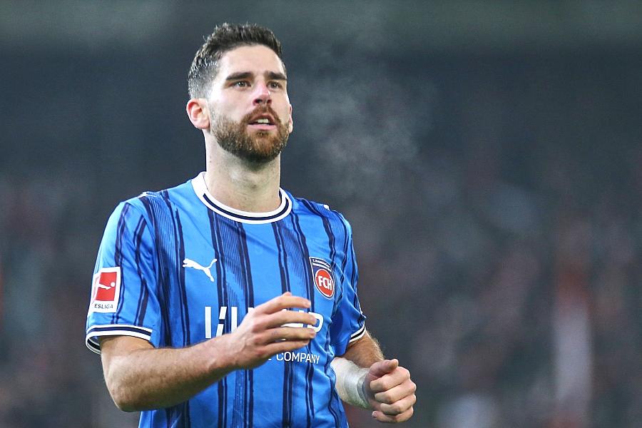 1. Bundesliga: FC Augsburg besiegt Heidenheim durch späten Elfmeter