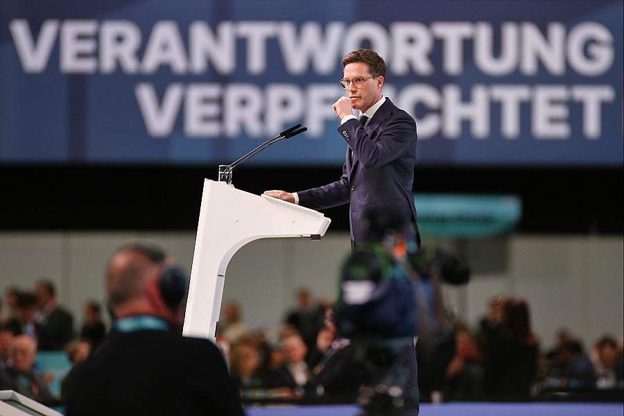 Umfrage vor Landtagswahl Baden-Württemberg: CDU nur knapp vor Grünen