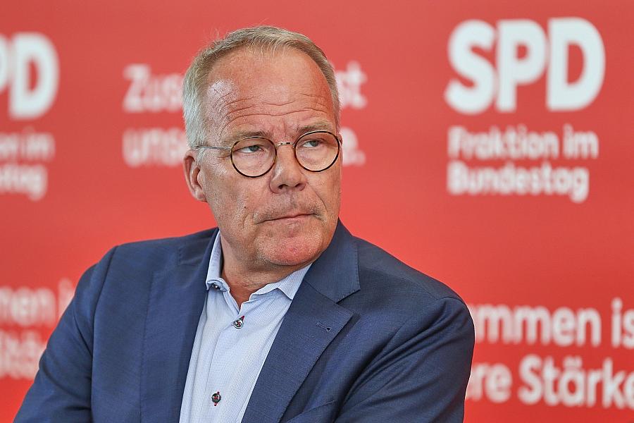 SPD-Fraktionschef Miersch bezeichnet Angriffe auf Iran als Völkerrechtsbruch und fordert europäische Einigkeit