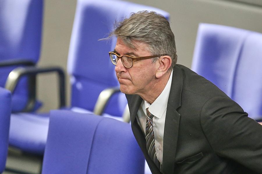 Kulturstaatsminister verteidigt Vorgehen bei Buchhandlungspreis