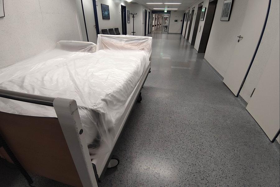 Krankenkassen-Ausgaben steigen 2025 deutlich stärker als Einnahmen – Beitragssätze unter Druck