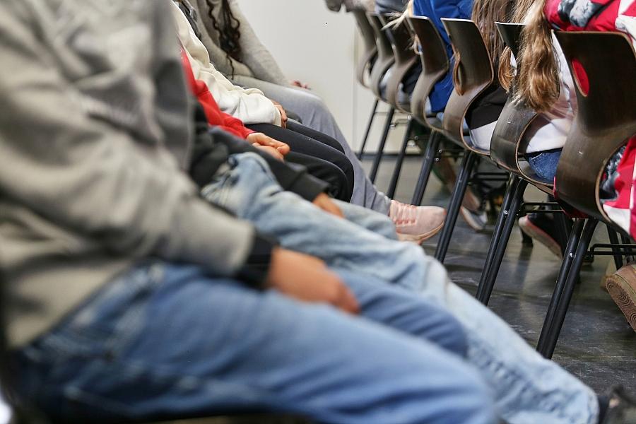 Lehrerverband: Iran-Krieg altersgerecht im Unterricht behandeln