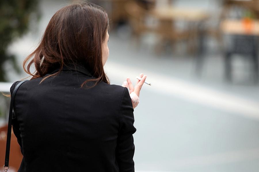 Umfrage: Mehrheit für höhere Steuern auf Tabak und Alkohol zur Entlastung des Gesundheitssystems