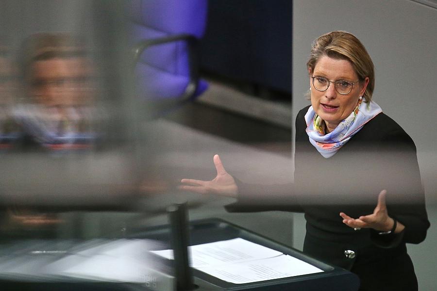 Bundesjustizministerin Hubig fordert Ende der Strafverfolgung bei Schwarzfahren