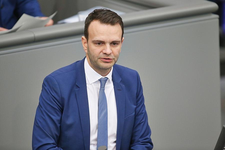 CSU-Politiker Dorn verteidigt Steuerentlastungen für höhere Einkommen und kritisiert SPD