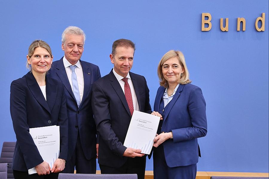 Gesundheitsministerin Warken plant nur teilweise Umsetzung der Finanzkommissions-Vorschläge zur Kostensenkung